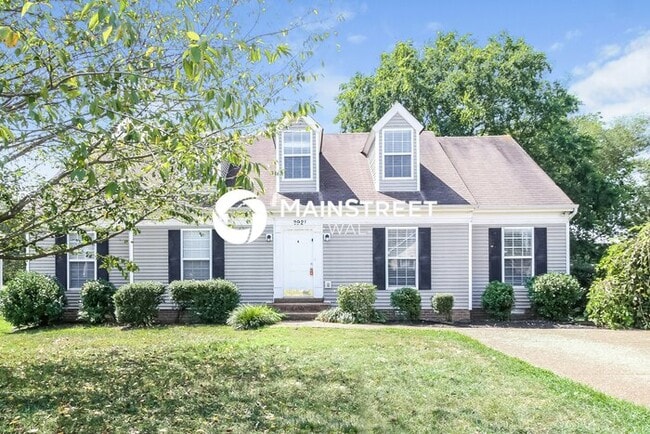 property at 2921 Stapleton Dr