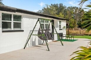 3106 Wallace Branch Rd in Plant City, FL - Building Photo