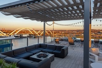 Watermark at Buzzard Point in Washington, DC - Foto de edificio - Building Photo