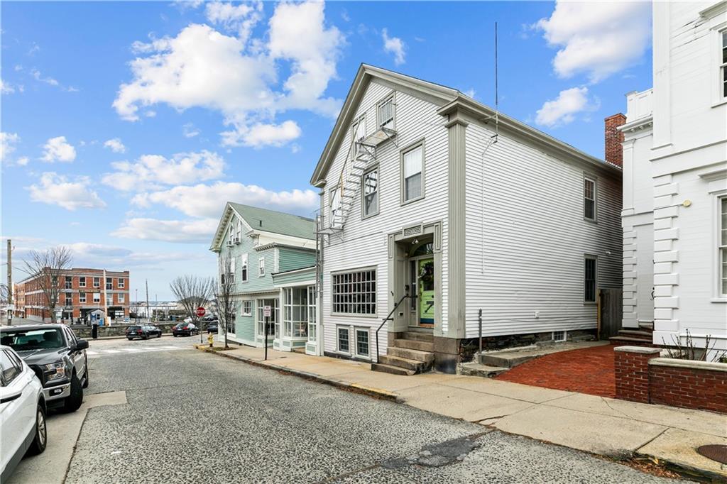 8 Franklin St in Newport, RI - Building Photo