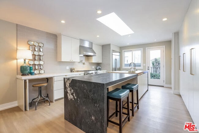 9016 Dicks St in West Hollywood, CA - Building Photo - Building Photo