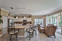 5105 Cedar Springs Dr in Naples, FL - Foto de edificio - Building Photo