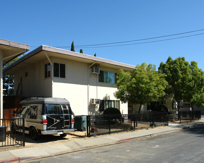 1691 Haller Ct in Concord, CA - Building Photo - Building Photo