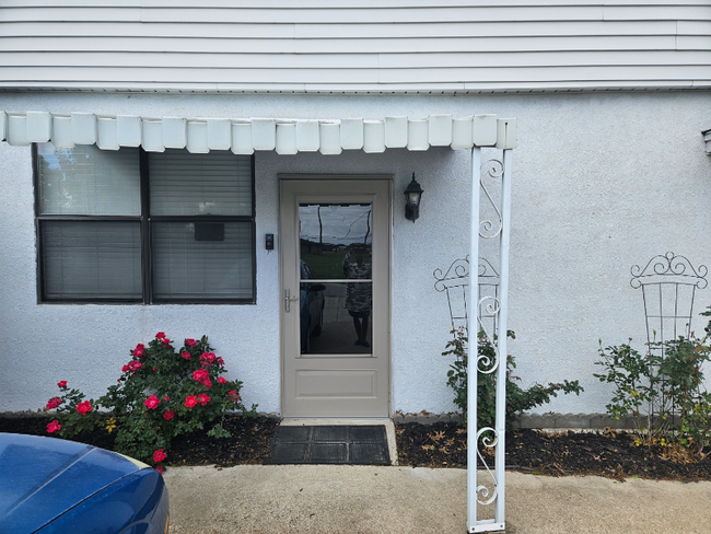 property at 302 W Red Bird Ln