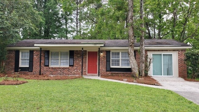 103 Water Oak Dr