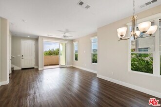 4394 Paxton Pl in Calabasas, CA - Building Photo - Building Photo