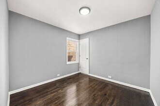 9740 S Prairie Ave in Chicago, IL - Foto de edificio - Building Photo