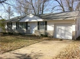 10104 White Ave in Kansas City, MO - Building Photo