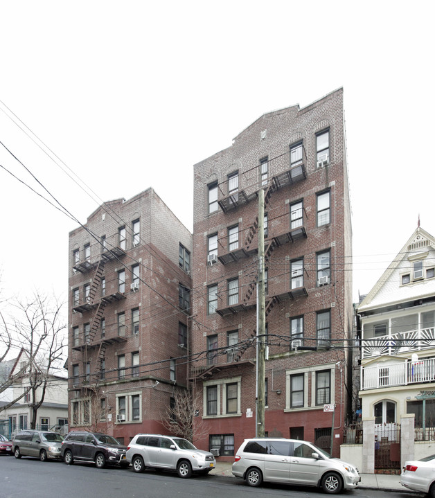 2682 Creston Ave in Bronx, NY - Building Photo