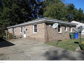 8923 Brighton St in Norfolk, VA - Building Photo