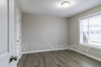 114 Kingsridge Dr in La Vergne, TN - Building Photo - Building Photo
