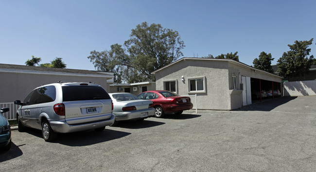 8942-8952 Cypress Ave in Fontana, CA - Building Photo - Building Photo