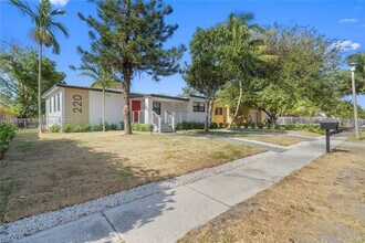 220 NW 134th St in North Miami, FL - Building Photo - Building Photo