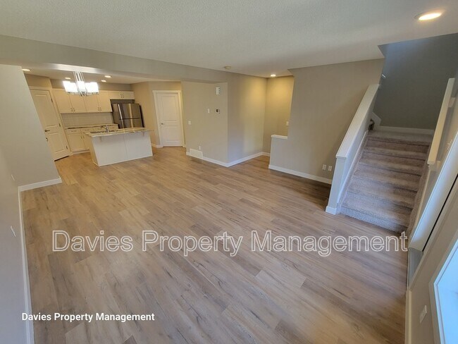 165 Cy Becker Blvd NW in Edmonton, AB - Building Photo - Building Photo