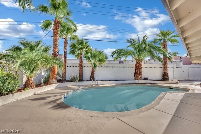 2325 Sombrero Dr in Las Vegas, NV - Building Photo - Building Photo