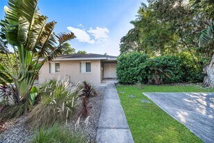 54 NW 84th St in Miami, FL - Building Photo