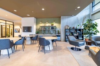 Four Corners Apartments in Everett, WA - Foto de edificio - Building Photo