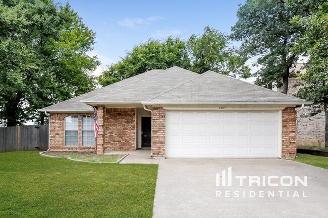 5204 Lookout Trail