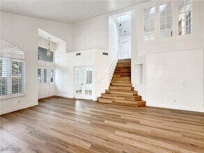 2424 Shady Vista Dr in Las Vegas, NV - Building Photo - Building Photo