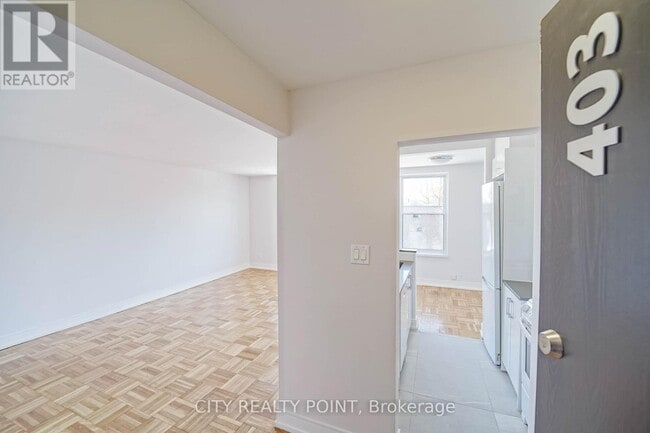 1545 Bathurst St in Toronto, ON - Building Photo - Building Photo