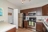 Building Photo - Carlyle Townhomes Apartments in Phoenix, Arizona