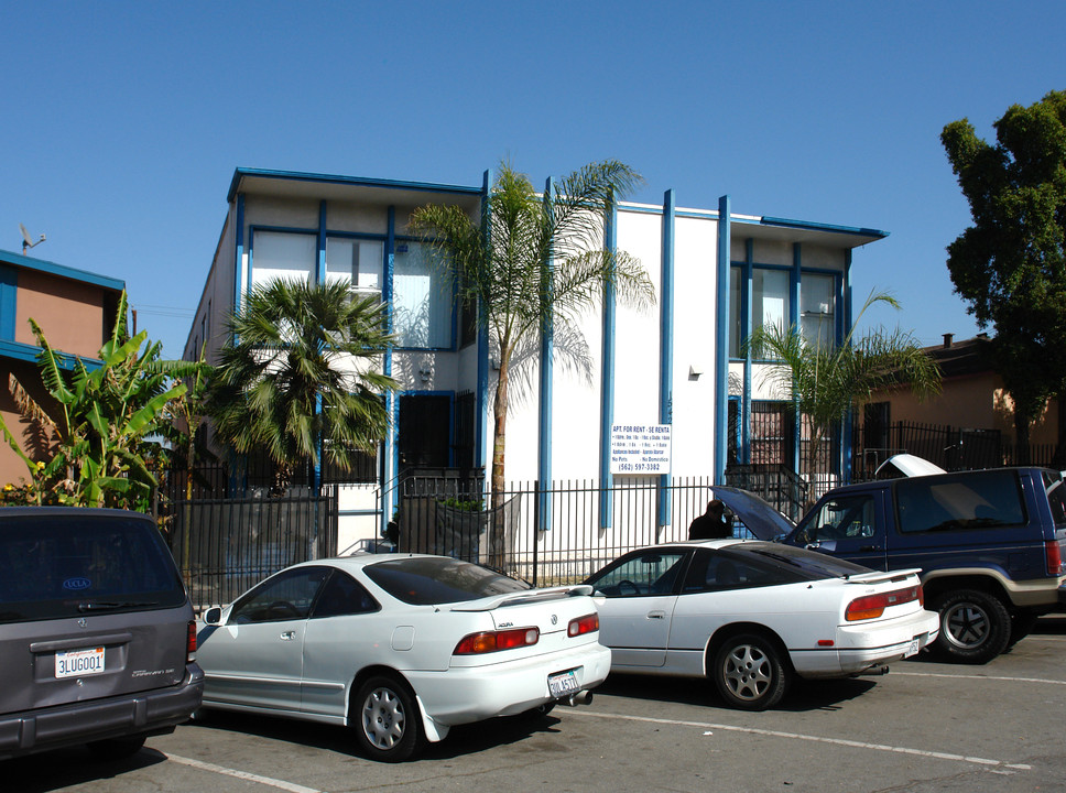 1542 Cedar in Long Beach, CA - Foto de edificio