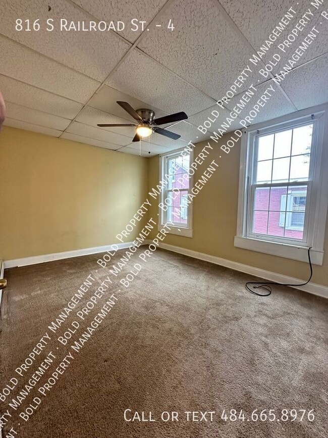816 S Railroad St in Myerstown, PA - Building Photo - Building Photo