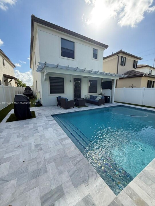 3567 W 110th Terrace in Hialeah, FL - Building Photo