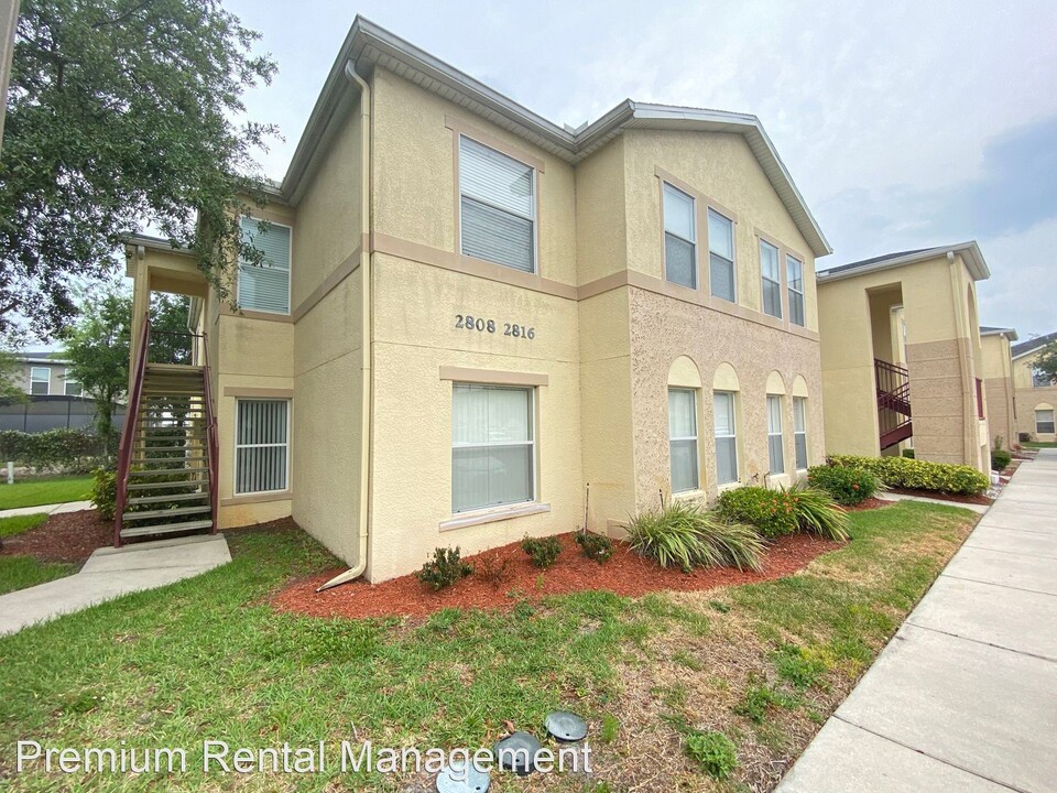 2810 Club Cortile Cir in Kissimmee, FL - Building Photo