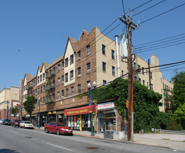 371-391 Main St in New Rochelle, NY - Foto de edificio - Building Photo