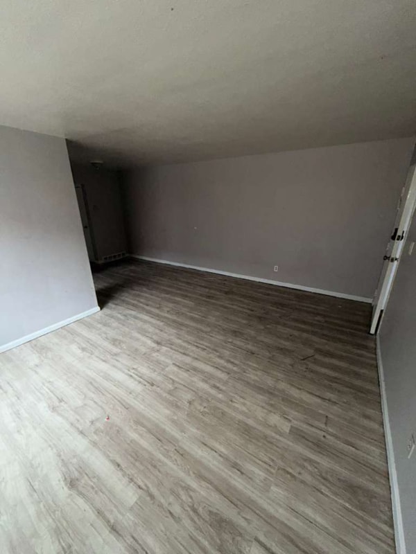 13965 Superior Rd, Unit 102 in East Cleveland, OH - Building Photo - Building Photo