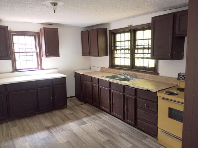 304 Wells Ave in Albany, GA - Building Photo - Building Photo