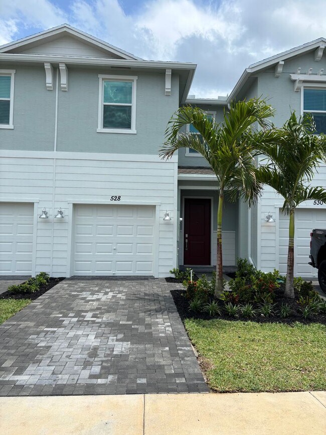 property at 528 Rivergrass St