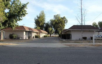 342 W Kimball Ave in Hemet, CA - Building Photo - Building Photo