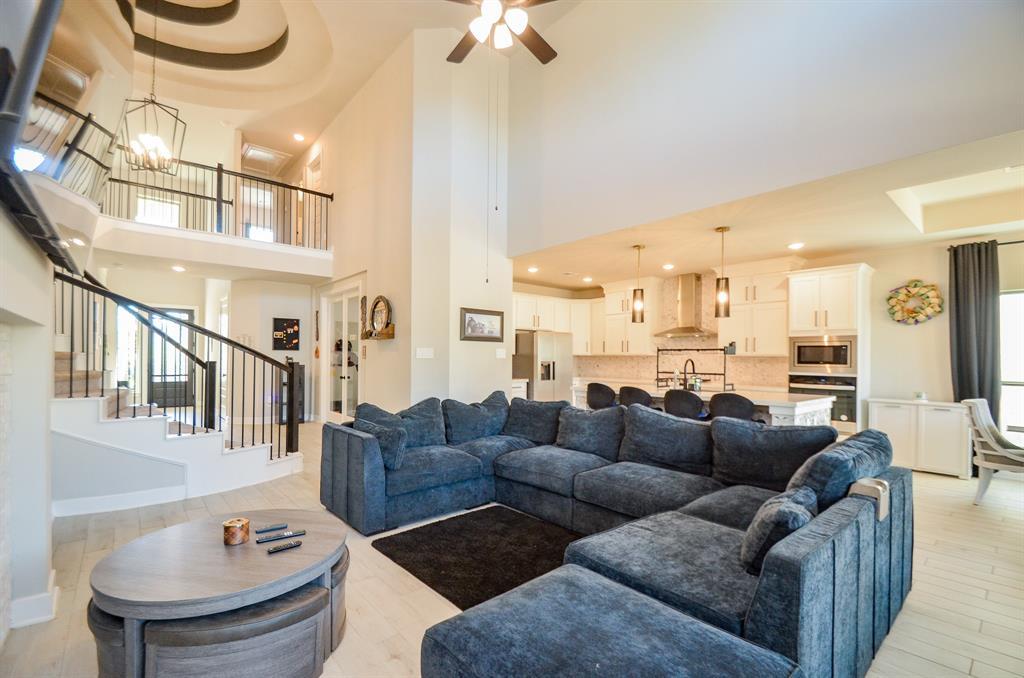 215 Flower Moon Ct in Willis, TX - Building Photo