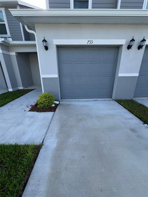 property at 733 Stoney Pointe Cir