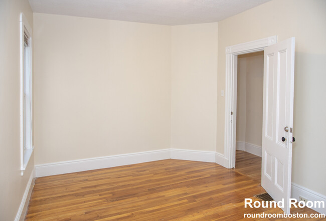 74 Auckland St, Unit 1 in Boston, MA - Building Photo - Building Photo