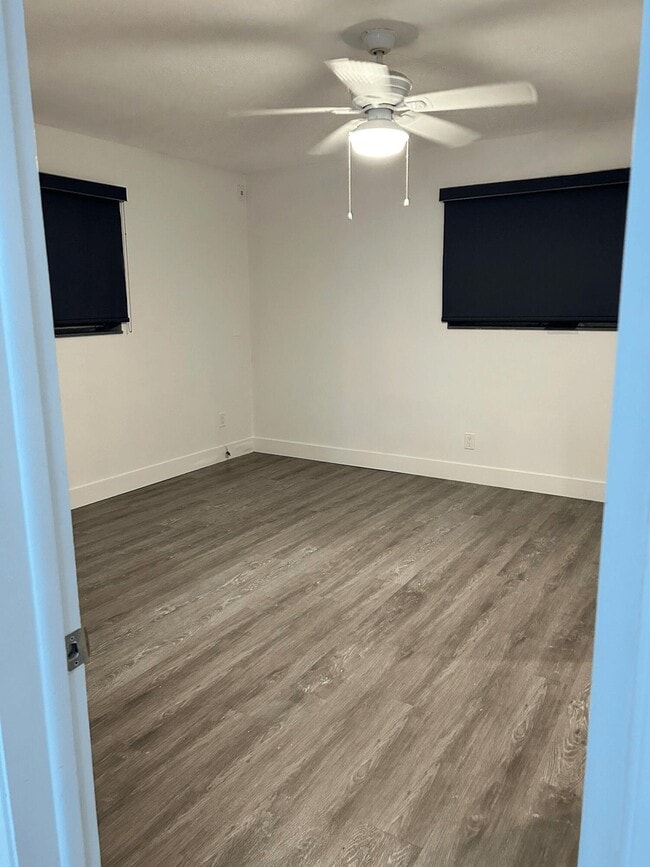 2241 N 56th Ave in Hollywood, FL - Building Photo - Building Photo