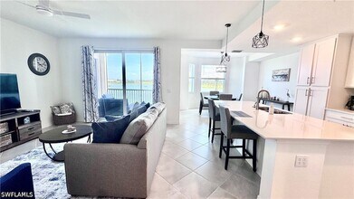 15405 Grn Acrs Ave, Unit 2322 in Punta Gorda, FL - Foto de edificio - Building Photo