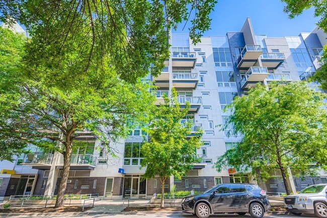 property at 1124 W Adams St