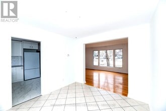 3 Farlane Blvd in Ottawa, ON - Building Photo - Building Photo