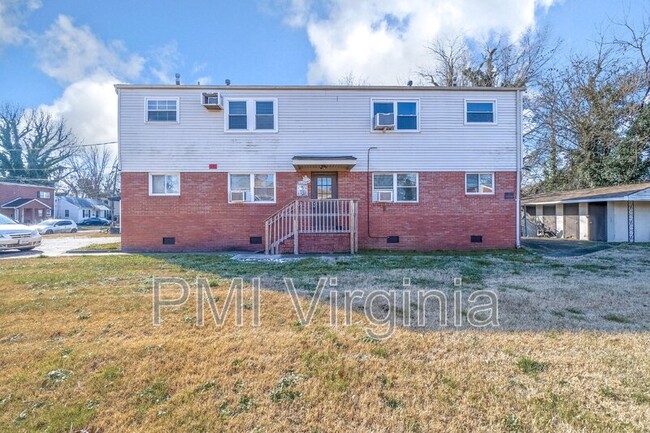 2239 Hanson Ave in Norfolk, VA - Building Photo - Building Photo