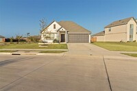 13101 Don Fisher Ln in Aubrey, TX - Building Photo - Building Photo