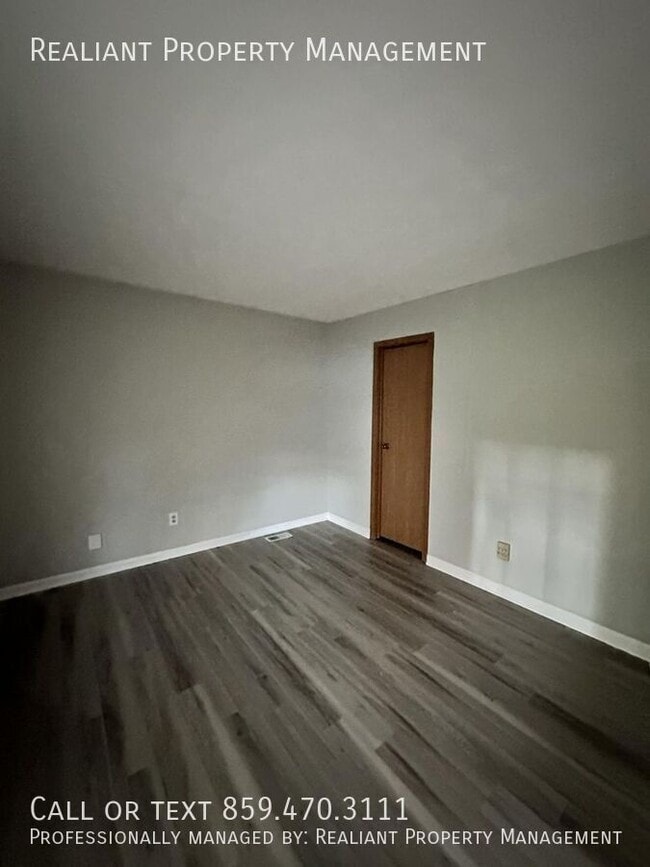 1044 Tatesbrook Dr in Lexington, KY - Building Photo - Building Photo