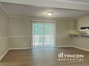 5555 Richland Dr in Douglasville, GA - Foto de edificio - Building Photo