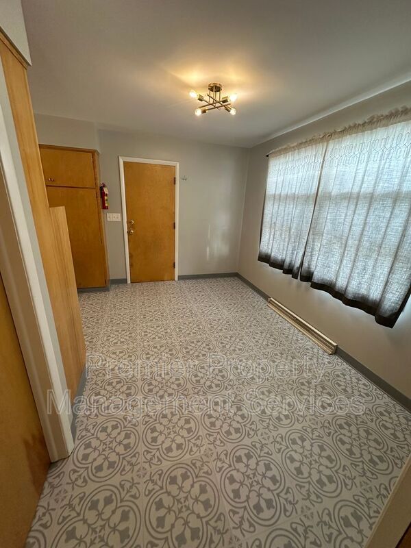 913 Rimrock Rd in Billings, MT - Building Photo - Building Photo