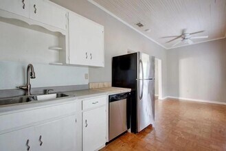 611 Nelray Blvd in Austin, TX - Building Photo - Building Photo