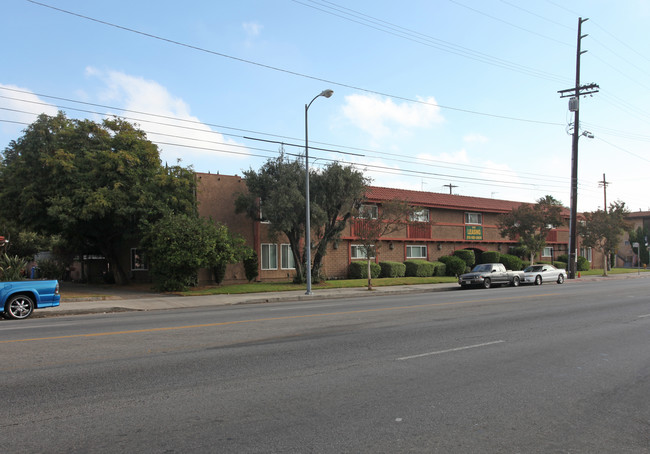 Casa Madrid Apartments in Van Nuys, CA - Building Photo - Building Photo