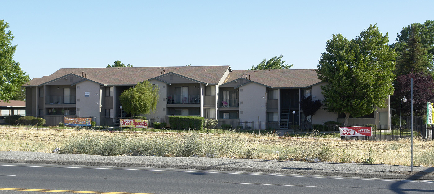 Mission Bay Apartments in Pittsburg, CA - Foto de edificio