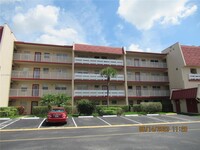 1010 Country Club Dr, Unit 303 photo'